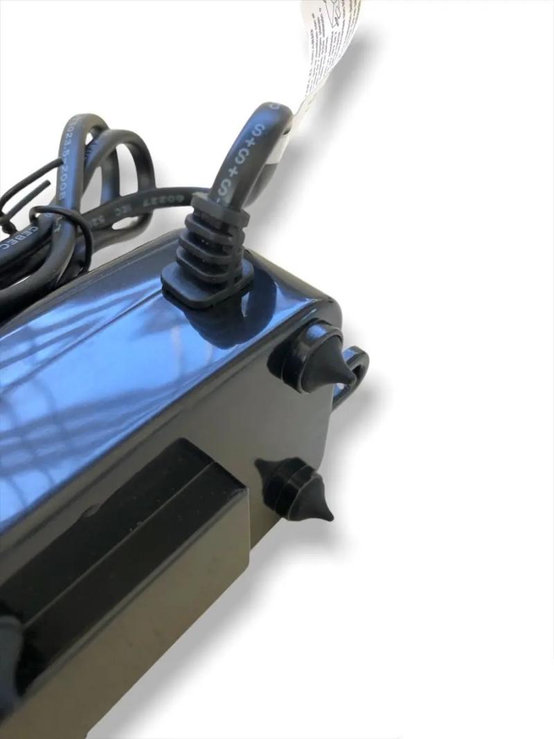 Aireador Silencioso Sb-718 180l/h 3w Sobo Acuario Pecera