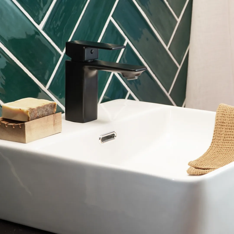 Griferia Monocoman Lavatorio Bajo Peirano Soria Black 60-192