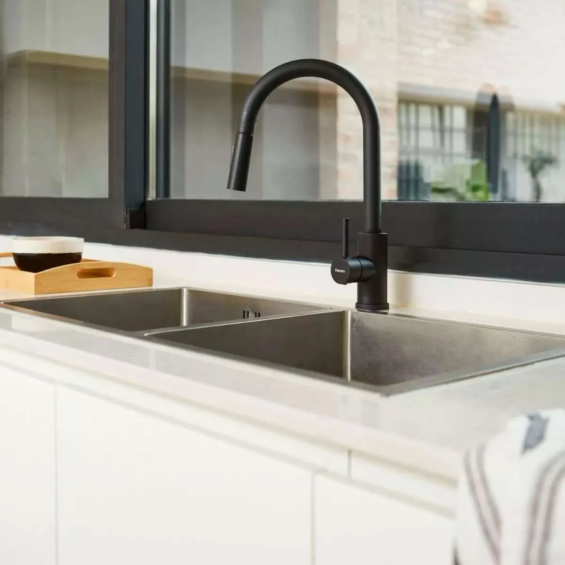 Grifería Cocina Monocomando Peirano Valencia Black 20-122N