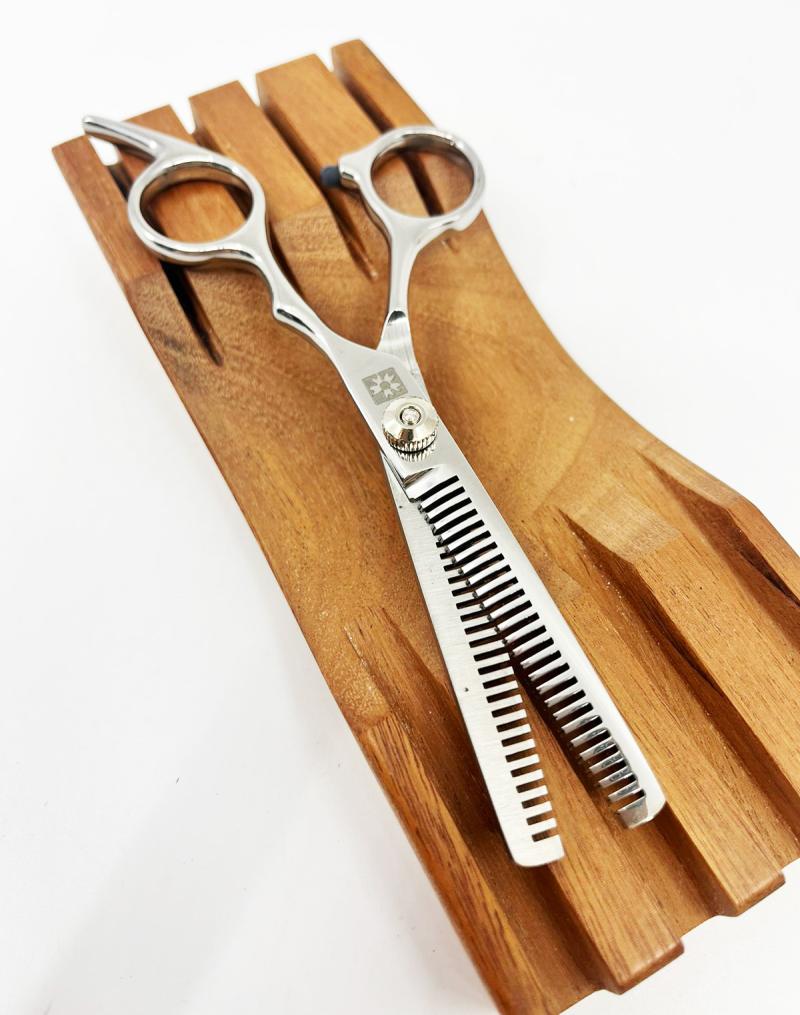 Tijera Vidal Sassoon Entresacar 5.5" TV0011