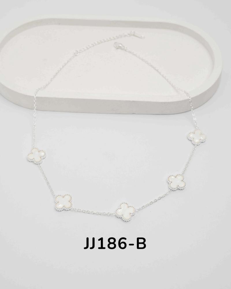 Cadena con dijes en acero blanco JJ186