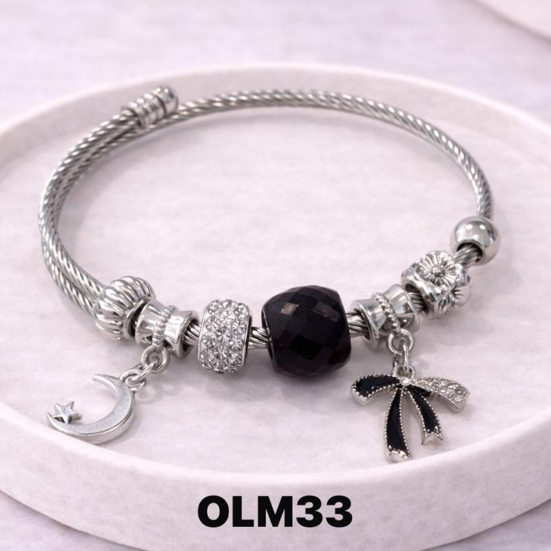 Pulsera con dijes OLM33