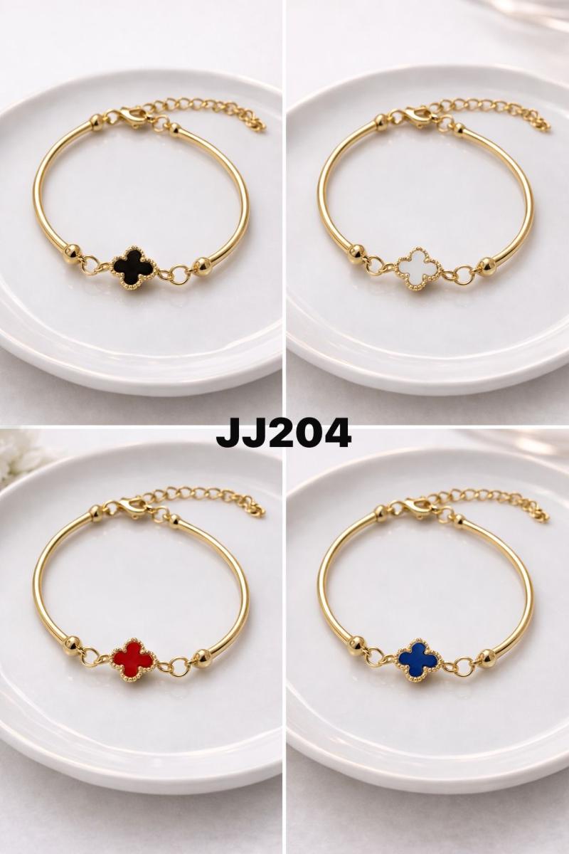 Pulsera dorada con dijes JJ204
