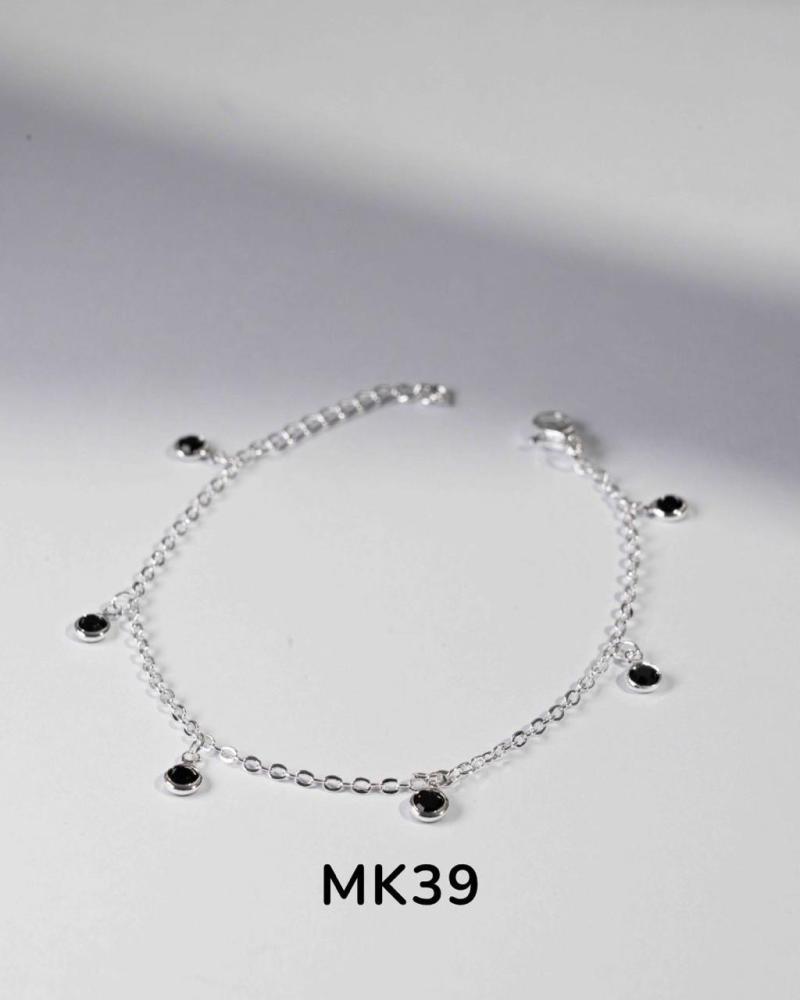Pulsera con dijes MK39