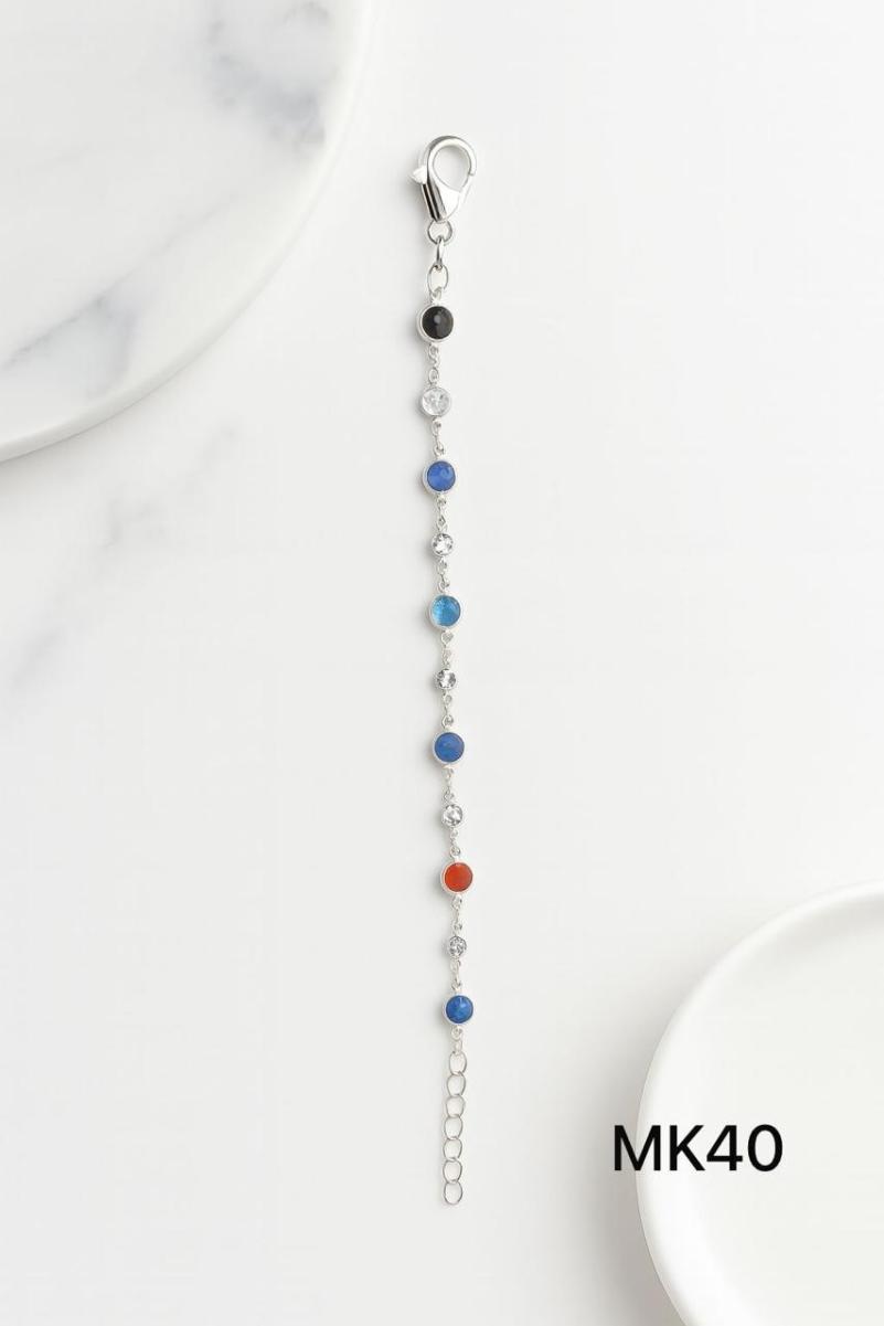 Pulsera con dijes MK40