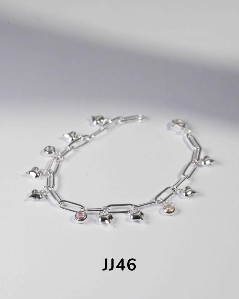 Pulsera con dijes en acero blanco JJ46