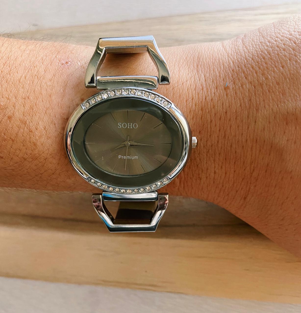 Reloj Análogo Dama CH202 Cuero