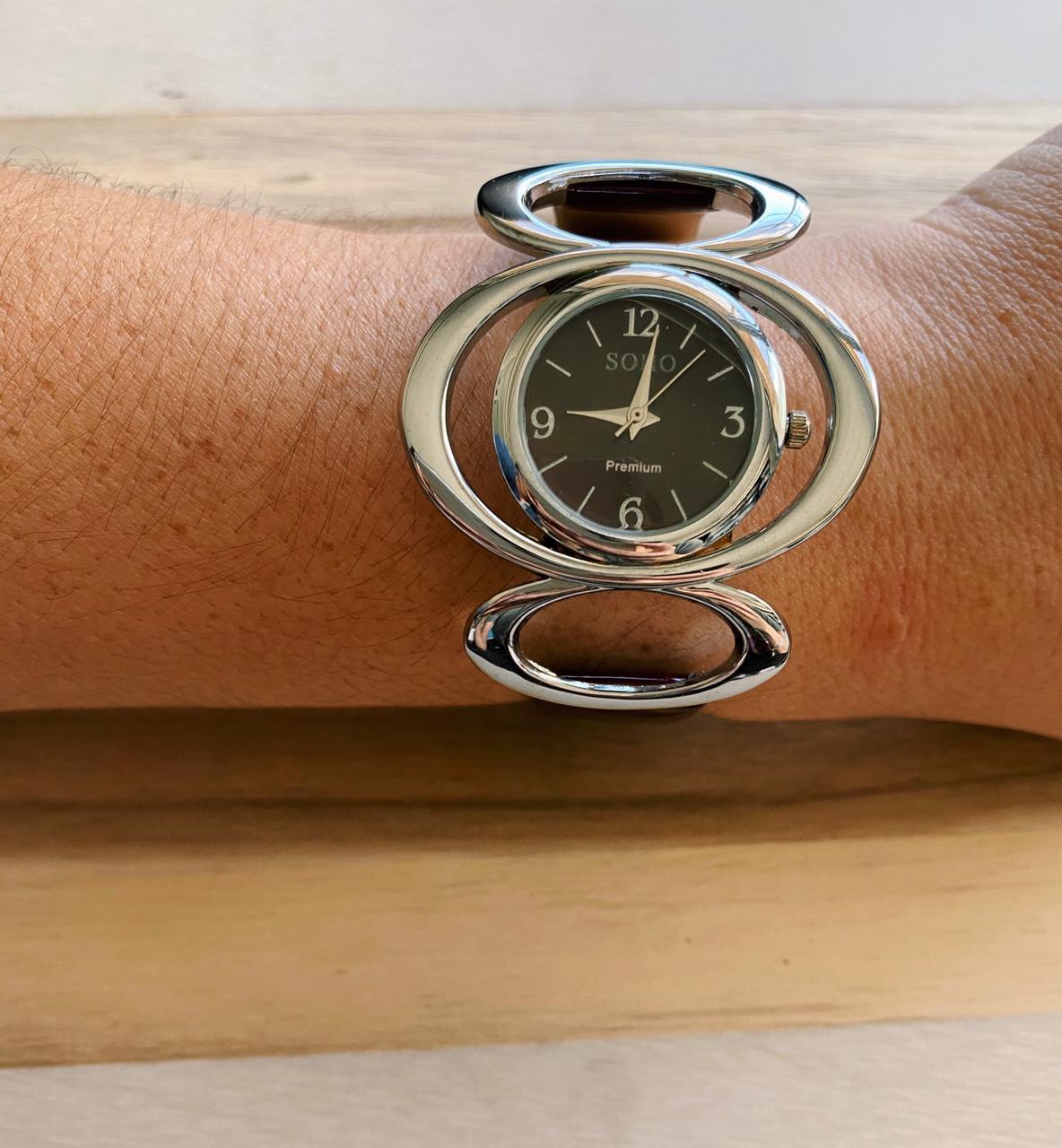 Reloj Análogo Dama CH205 Cuero