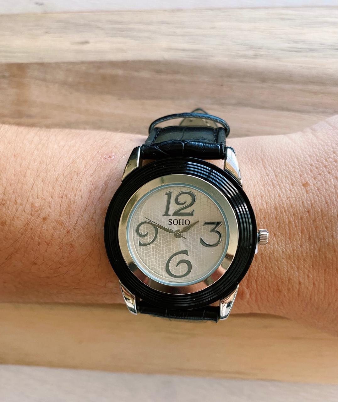 Reloj Análogo Dama  CH233 Cuero