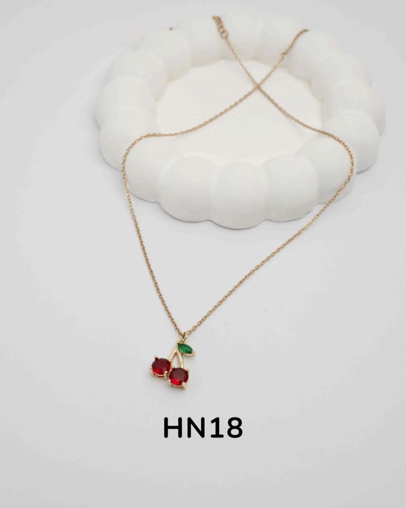 Cadena con dije en acero dorado HN18