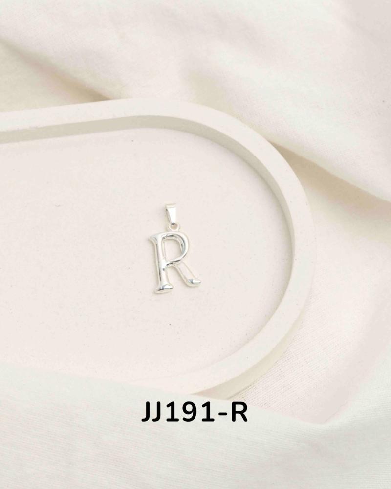 Dije inicial en acero blanco JJ191