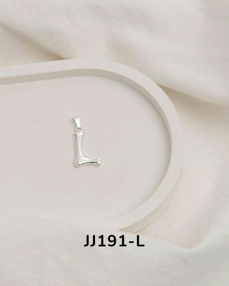 Dije inicial en acero blanco JJ191
