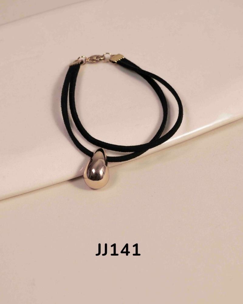 Pulsera con dije dorado JJ141
