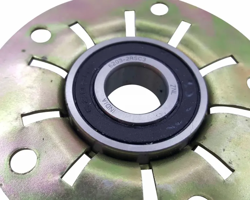 Porta rodamiento para lavarropas Whirlpool AWH091 lado polea 03