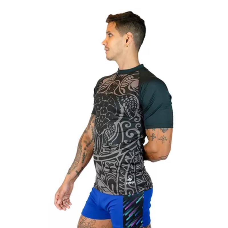 REMERA PROTECCION SOLAR UV HOMBRE MANGA CORTA SWEAR