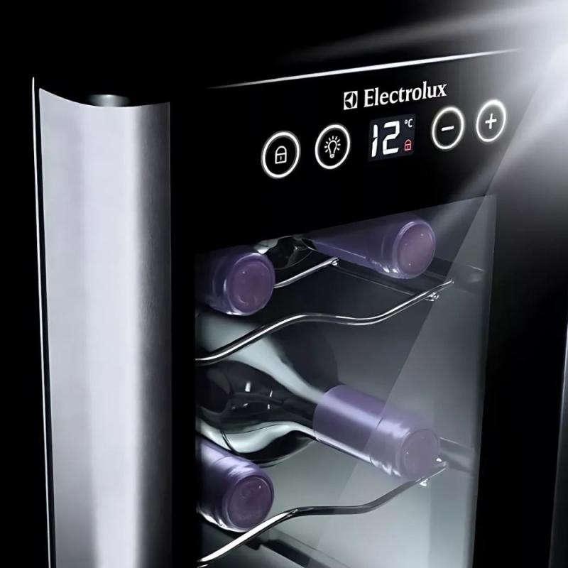 Cava De Vino Electrolux ERW085XAMB 8 Botellas 23L