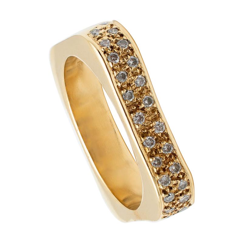Anillo de Oro 18 kilates - Cuadrado Con Brillantes