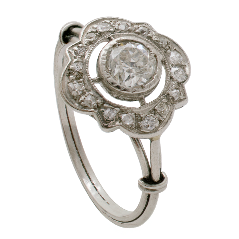 Anillo de Oro 18 kilates - Tipo roseta con brillantes