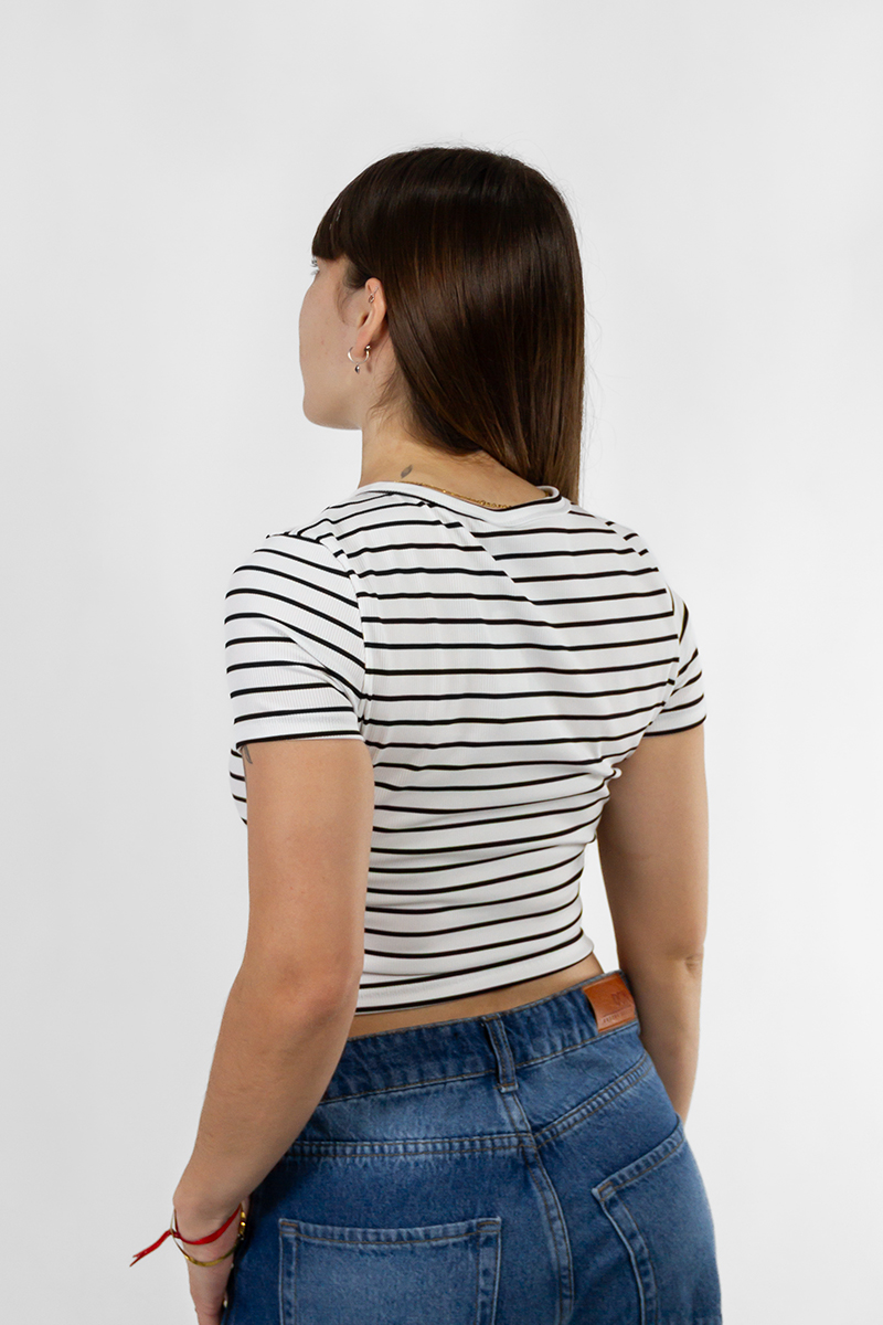 Remera Ocn Mujer Wednesday Blanco/Negro 702