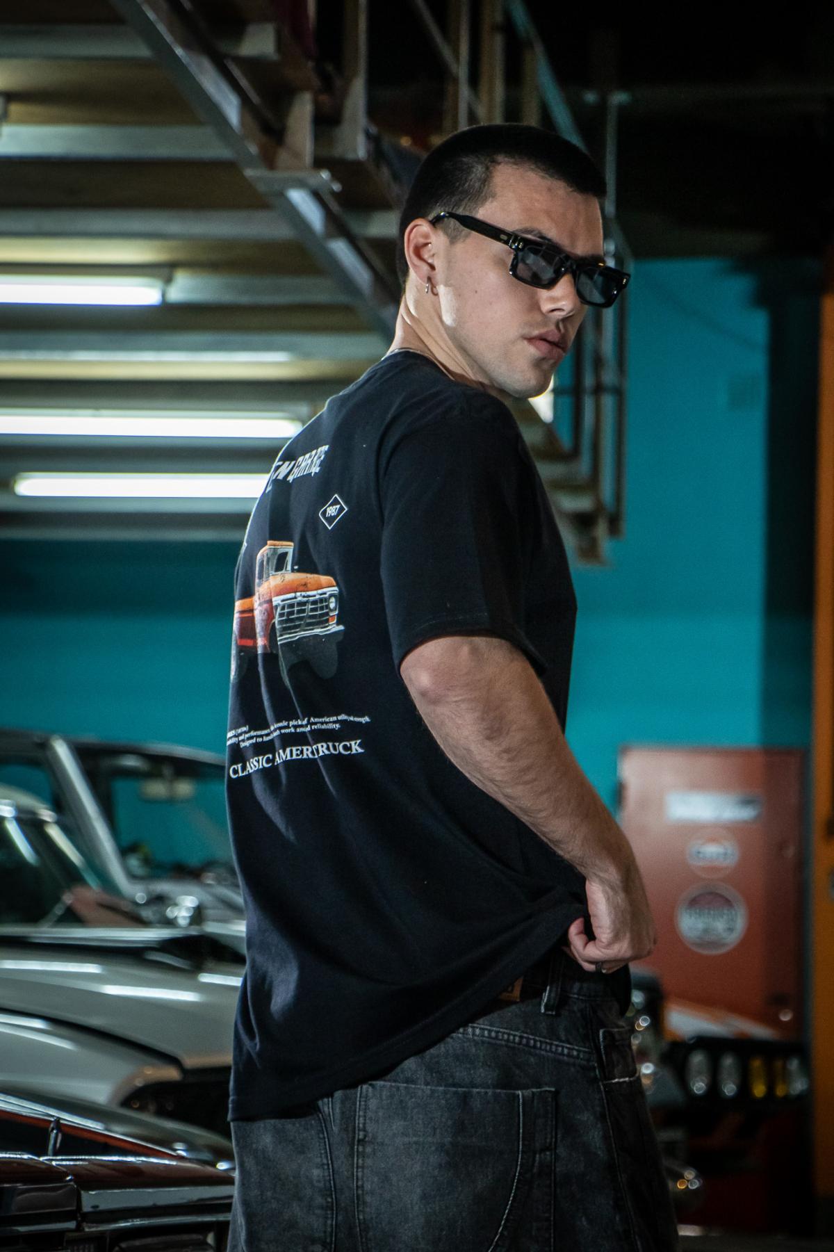 Remera Ocn Garage Negro Regular