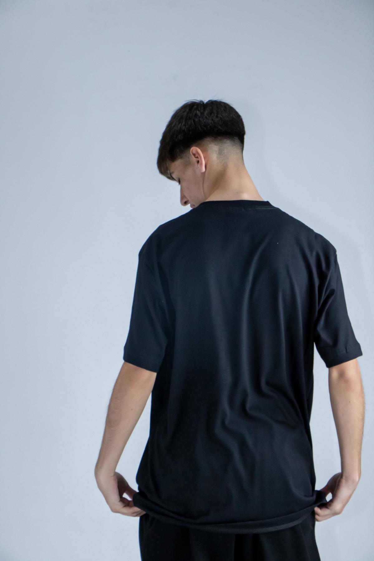Remera Onc Hombre Original Regular Negro (C8)