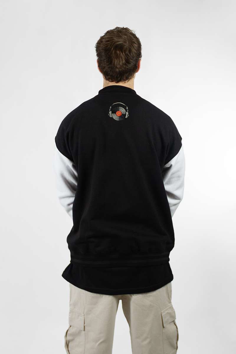 Campera Ocn Hombre Varsity Negro 87 658K2