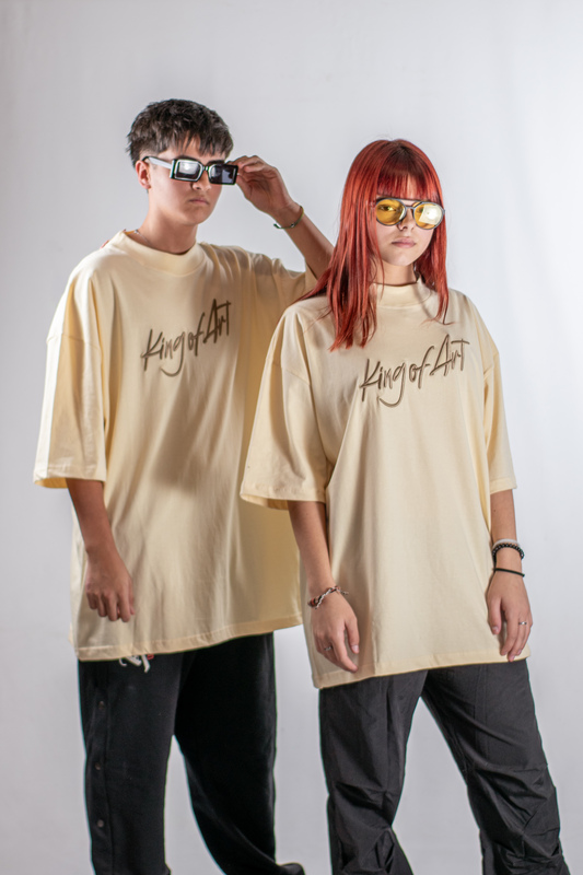 Remera King of Art Unisex Oversize Bold Koa Amarillo W4