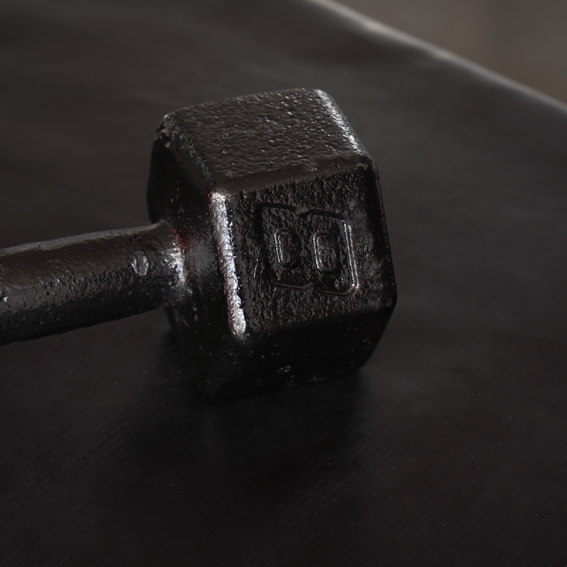 Mancuerna Hexagonal de Fundición HMT 9 kg – Hierro Macizo con Pintura Martillada Gris