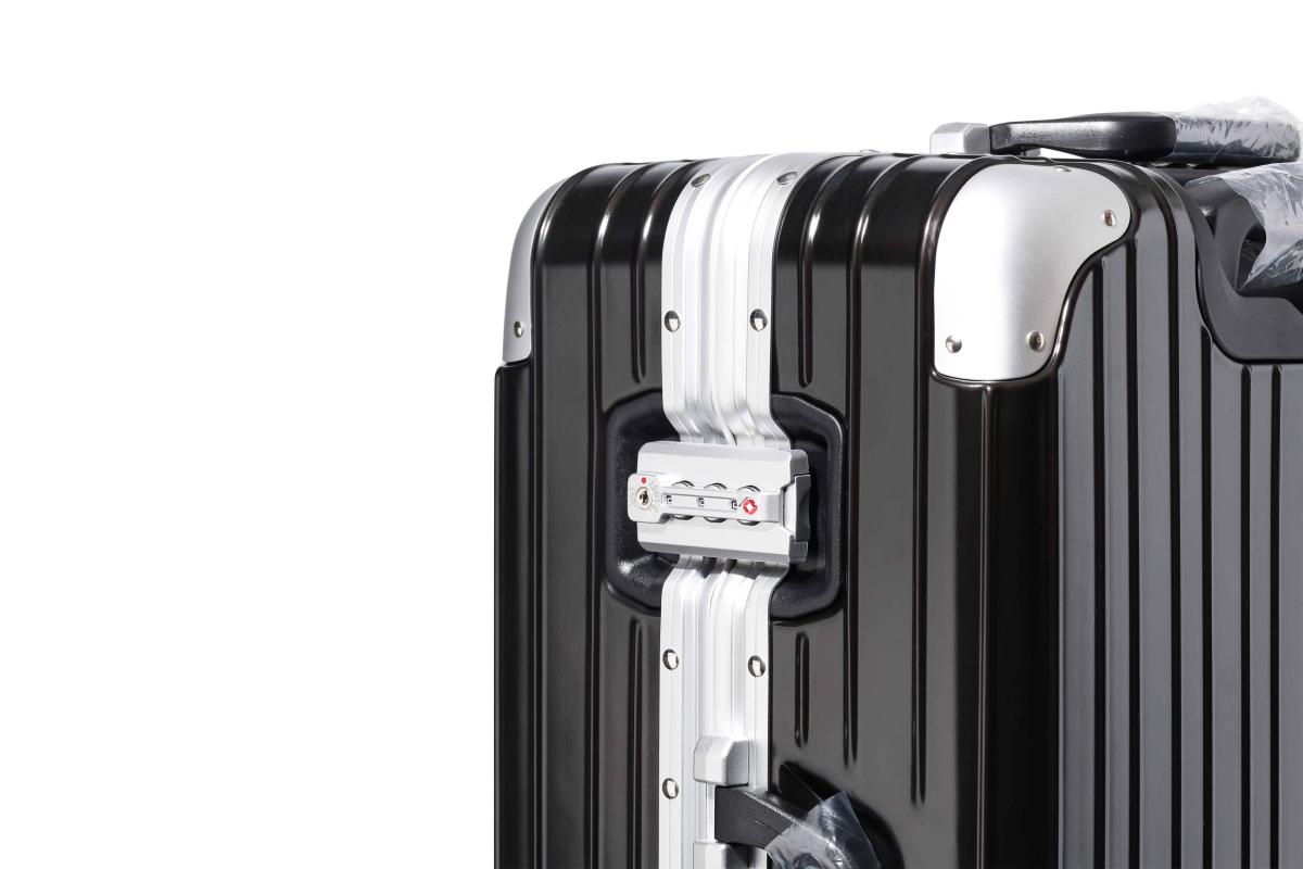 VALIJA MAGNA BLACK CARRY ON 20" ABS+PC-4009G TSA AUMAX