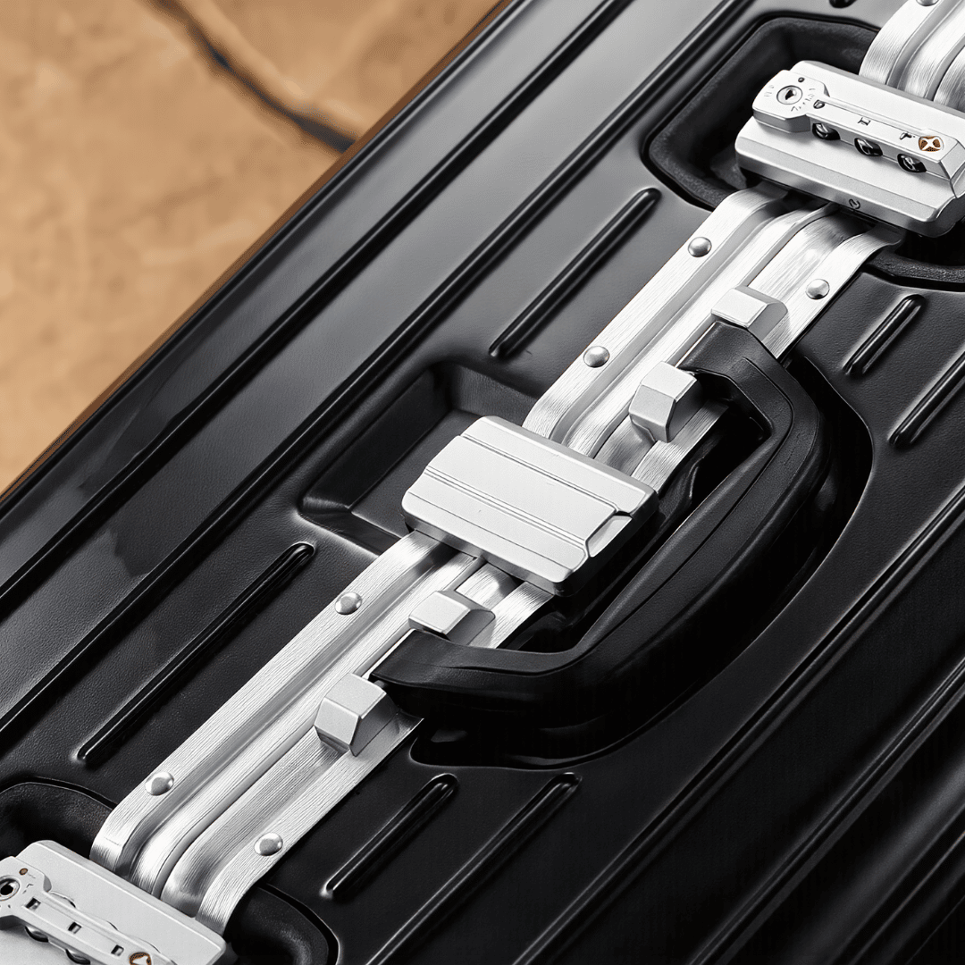 VALIJA AUMAX MAGNA BLACK GRANDE 28" MARCO DE ALUMINIO TSA