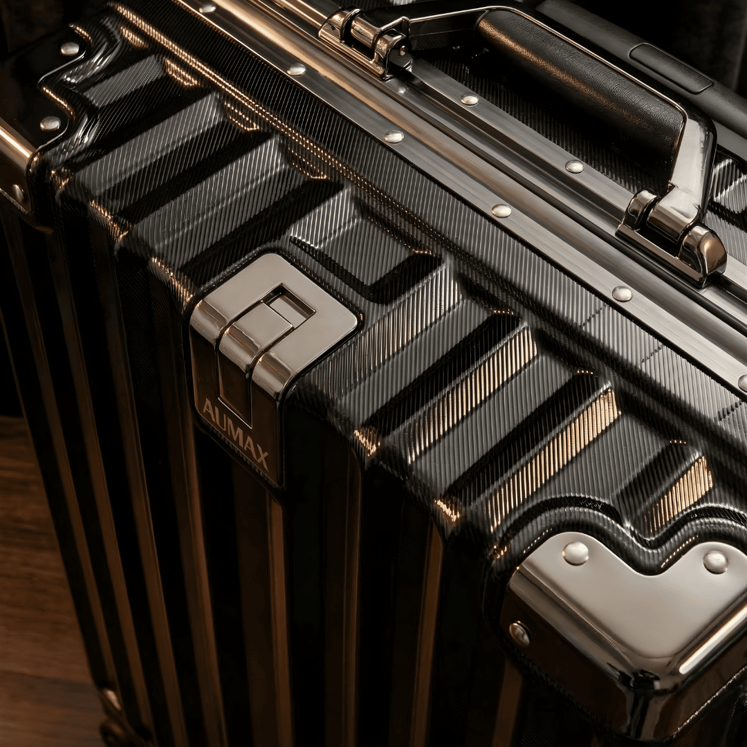 VALIJA LUXOR BLACK / GUNMETAL CABINA 20" ABS+PC-4013G TSA AUMAX