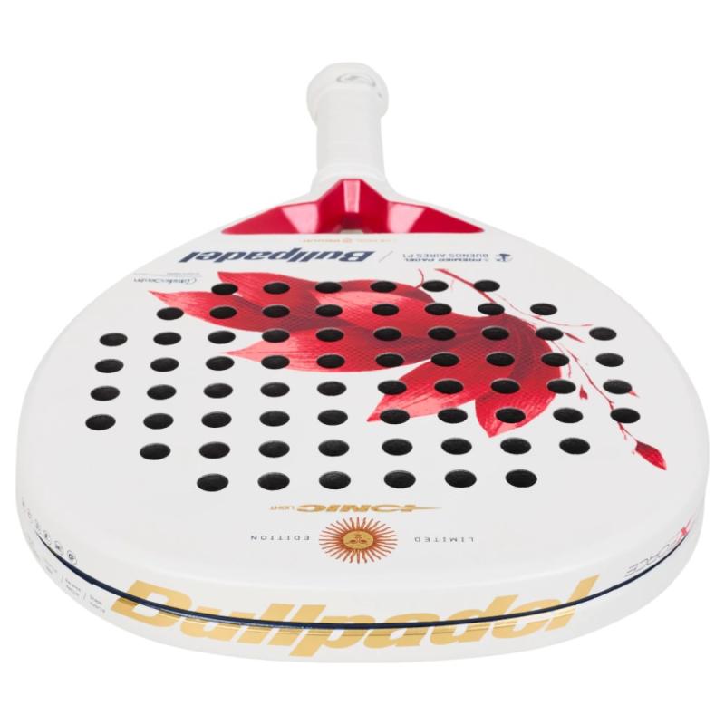 Paleta de padel Bullpadel Ionic Light Argentina 26 - Claudia Jensen