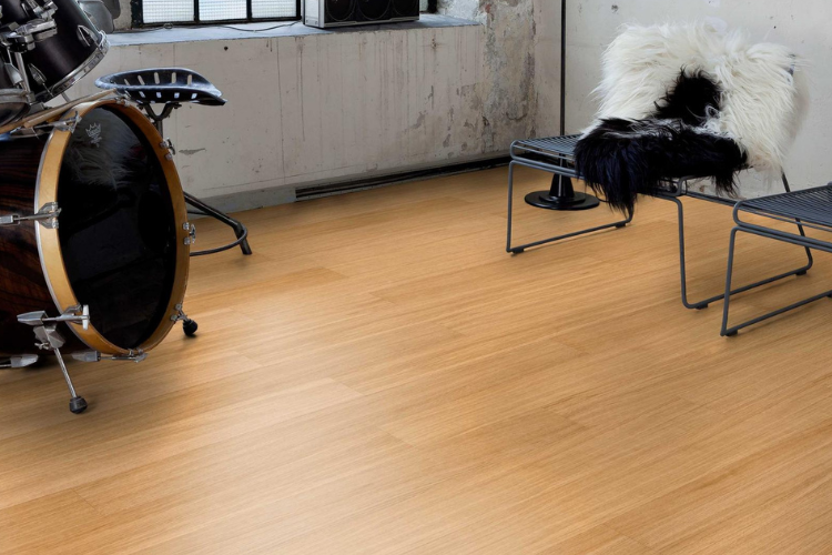 Piso Melamínico Kaindl AquaPro Oak Eipu Noble Pure 8,5mm