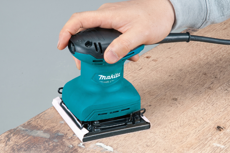 Lijadora de Palma Makita M9200B 180W (Serie maktec MT)