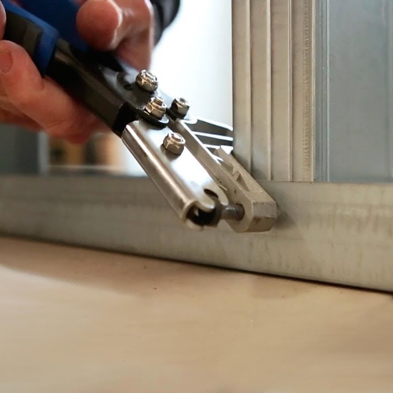 Knauf Punzonador para Perfiles – Herramienta Manual de Fijación