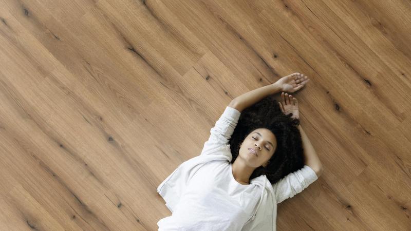 Piso Melamínico Kaindl Aquapro Oak Evoke Sunset 8 mm – Modelo K5574