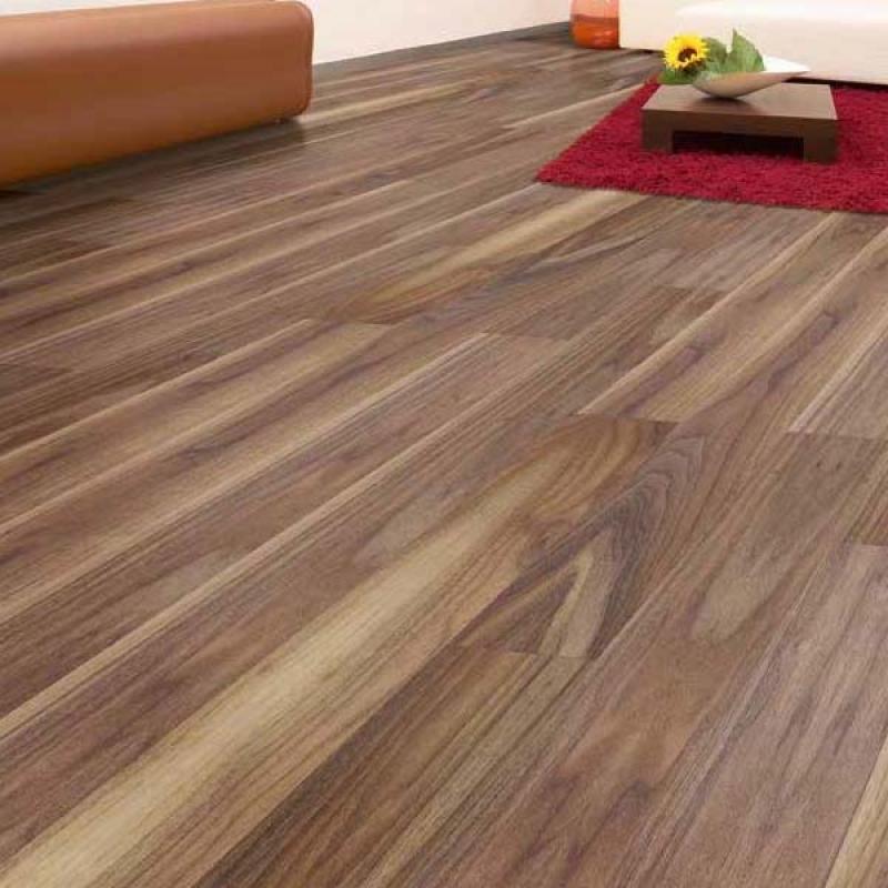 Piso Melamínico Kaindl Nogal 37293 8mm – 2,40 m² (193x1383 mm)