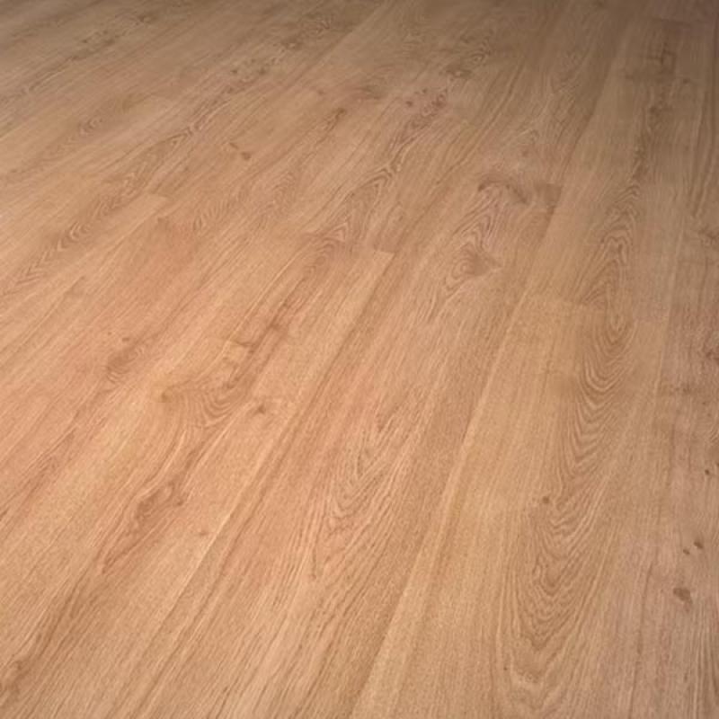 Piso Melamínico Kaindl Roble 3713 0.193x1.38 7mm (2.67m²)