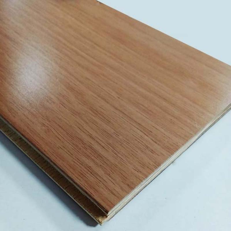 Piso Macizo Estructurado Jequitibá 165 mm x 12 mm – Largos Varios