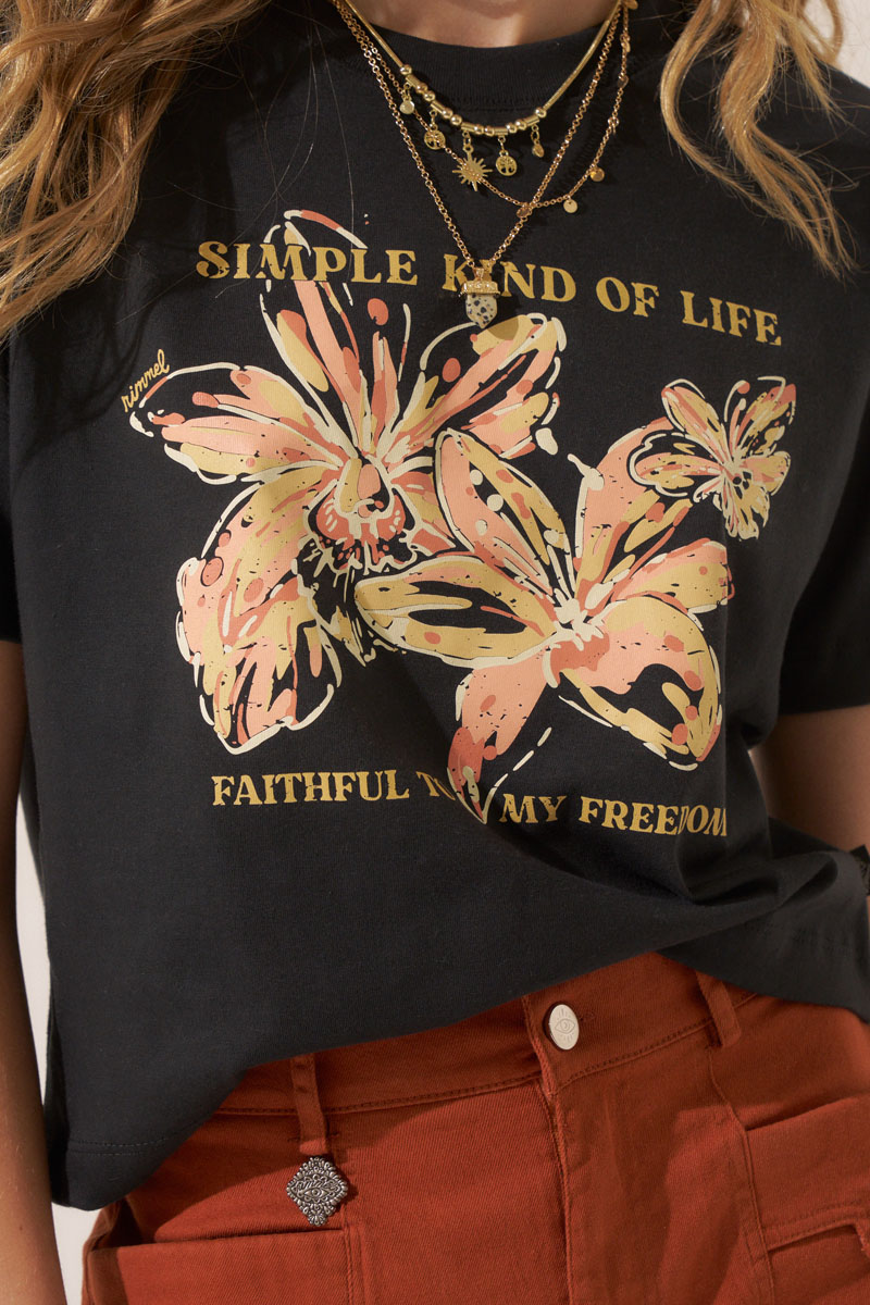 REMERA AKLA