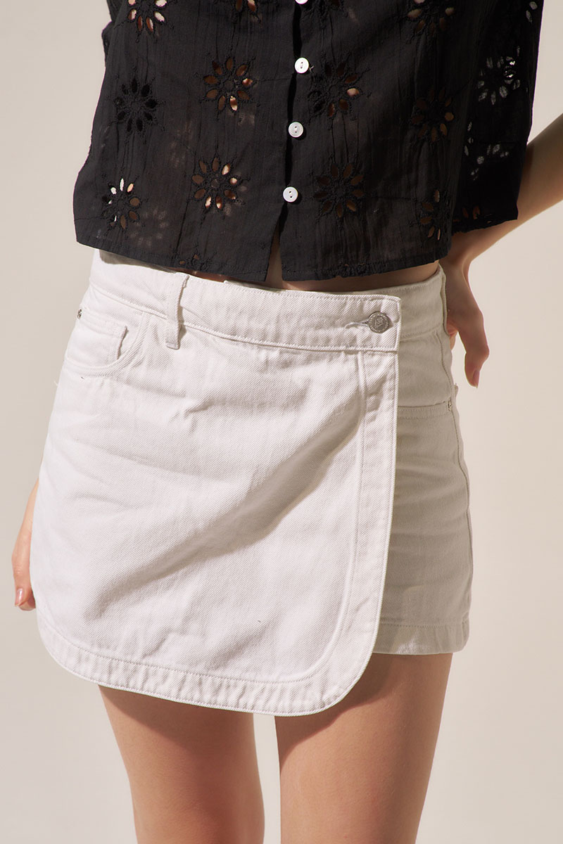 SHORT BINNAZ