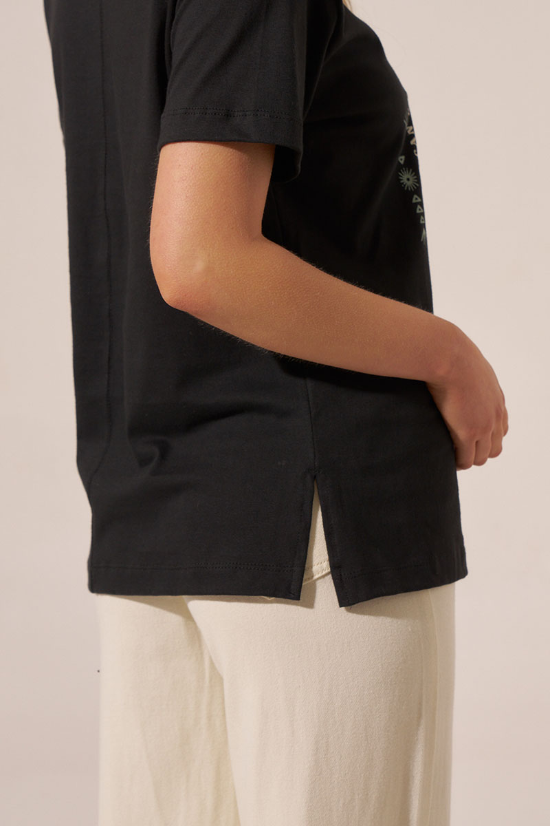 REMERA AZIZ