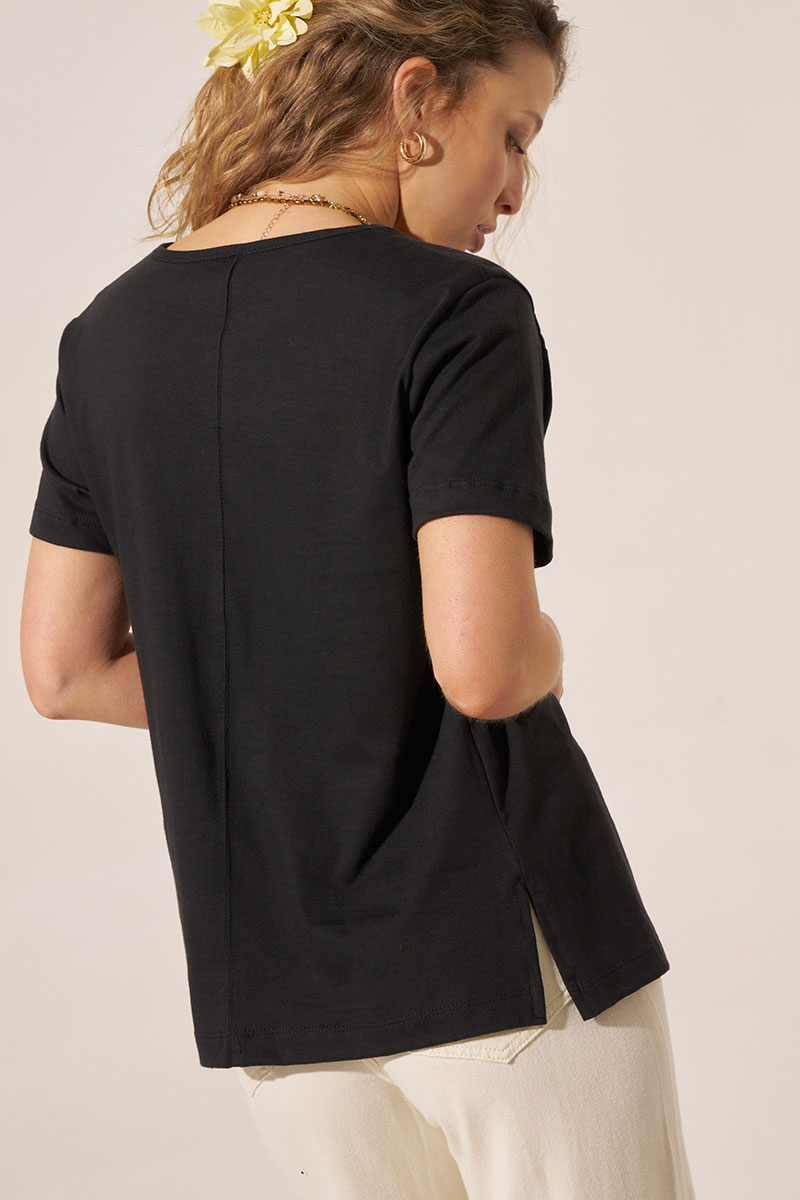 REMERA AZIZ