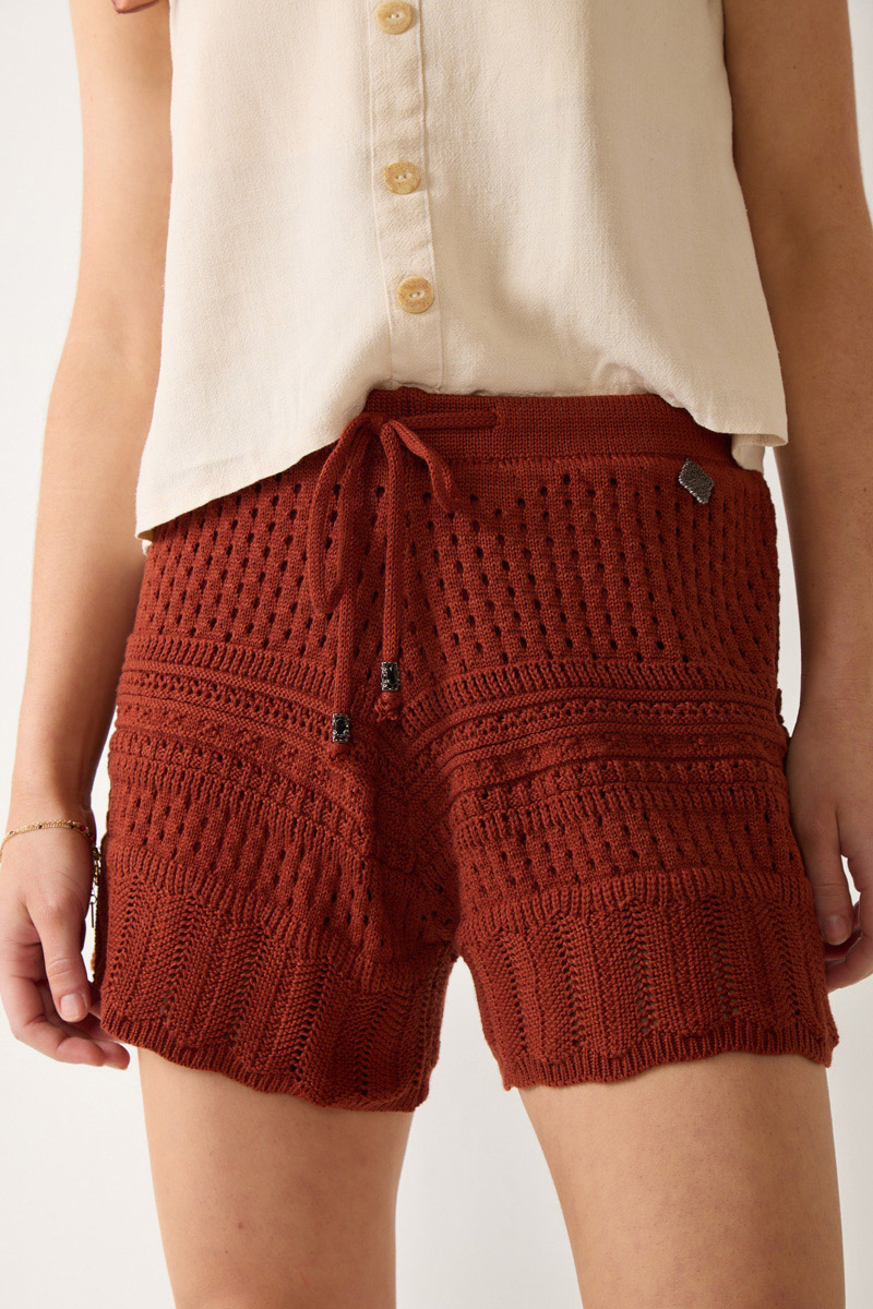 SHORT NURCIA