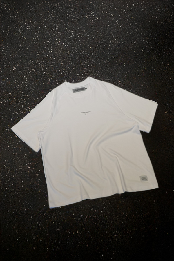 Tee Ranglan JOGGS  Blanca Coordenadas