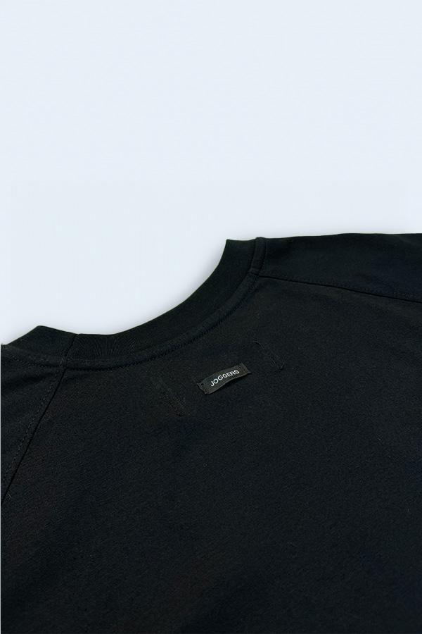 Tee Ranglan JOGGS Negro Coordenadas