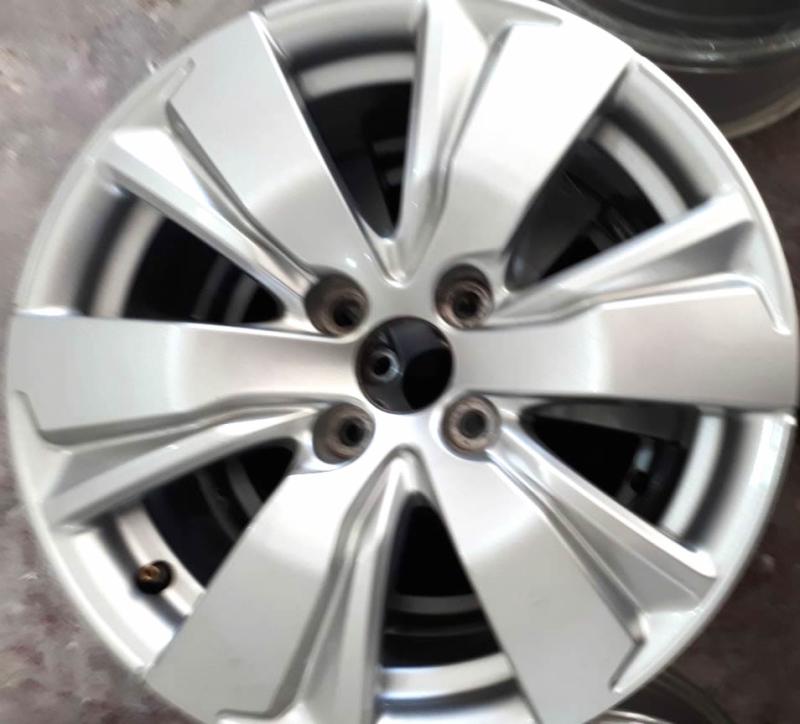 Llanta 16 " PEUGEOT 2008 MODELO HYDRE 16