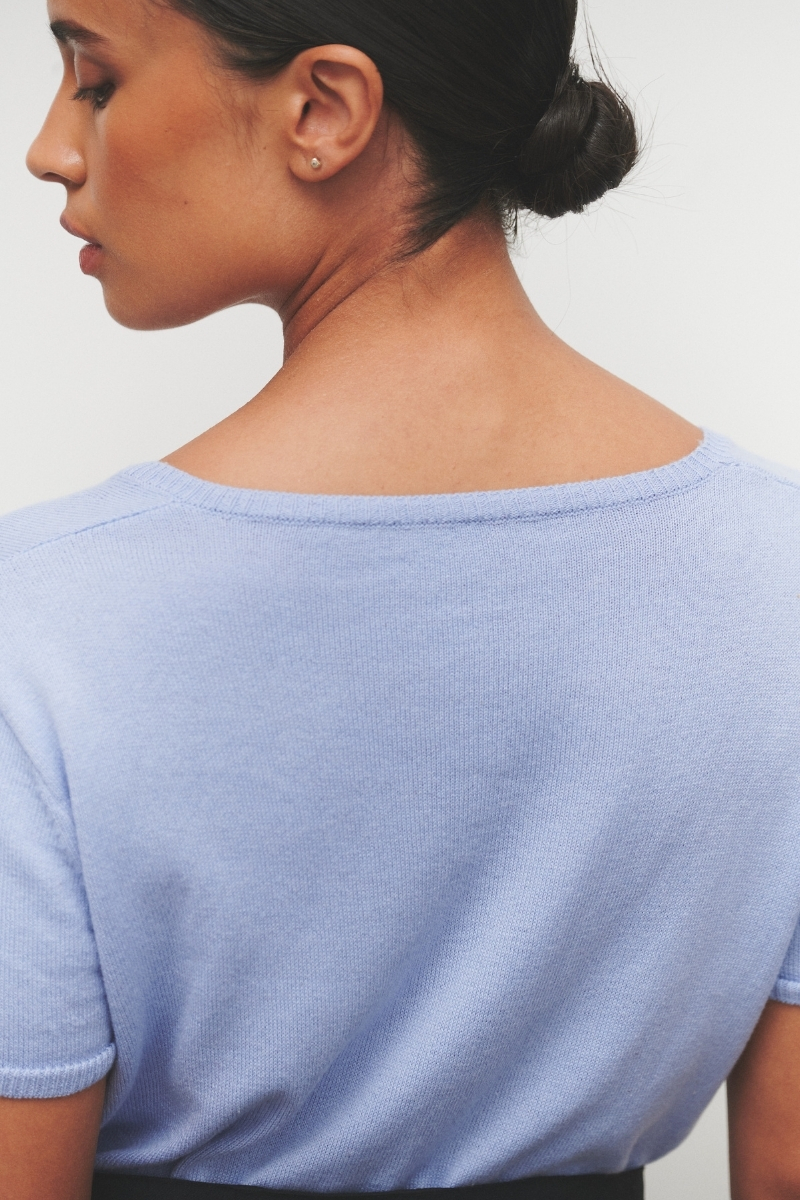 Sweater Lucia Manga Corta En V Con Botones