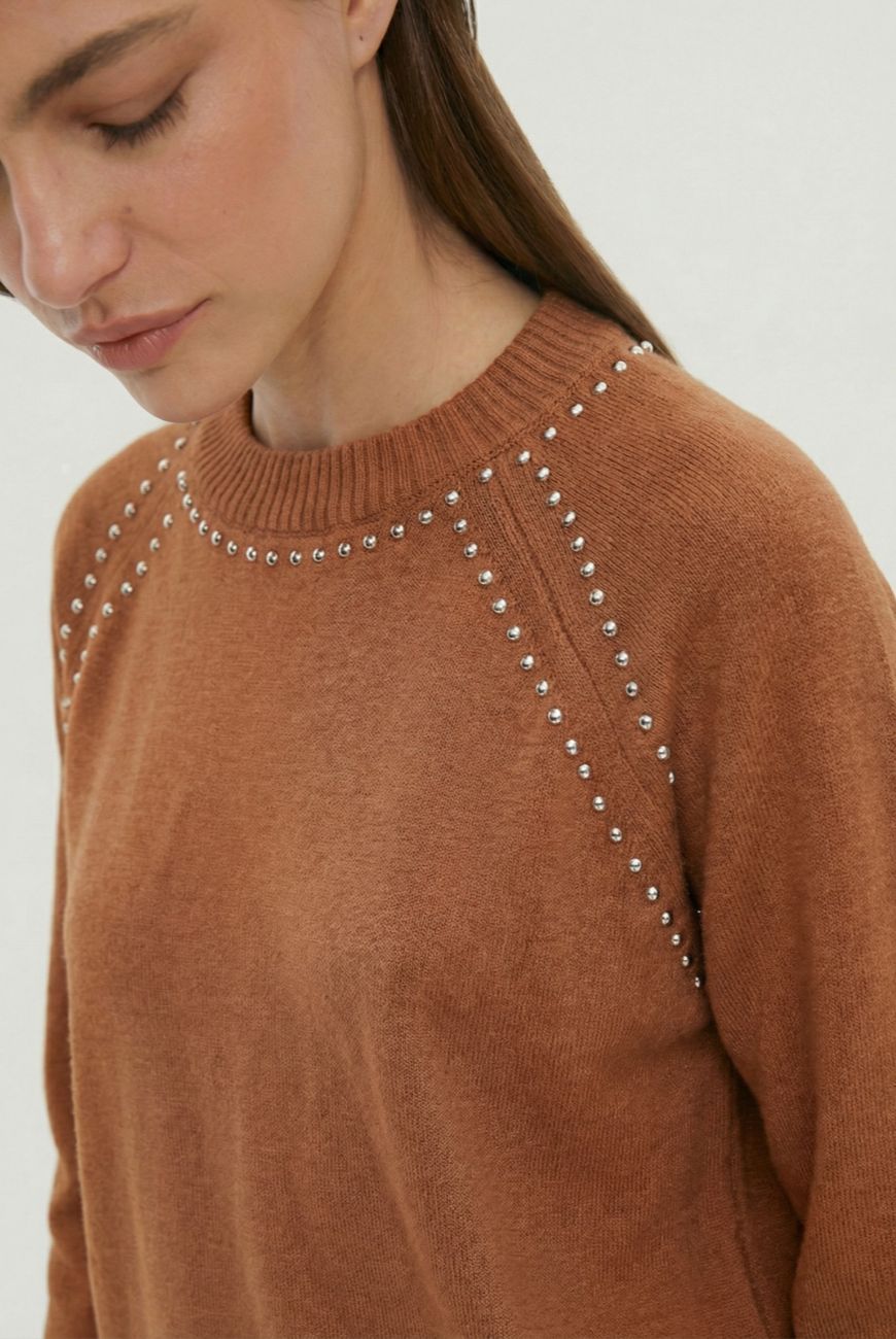 Sweater Micaela Con Tachas