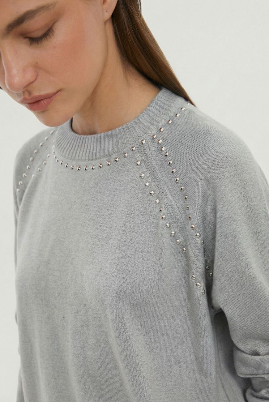 Sweater Micaela Con Tachas